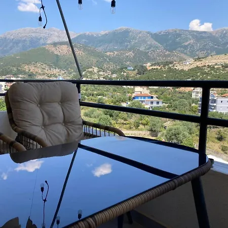 Lizas Apartment Himare